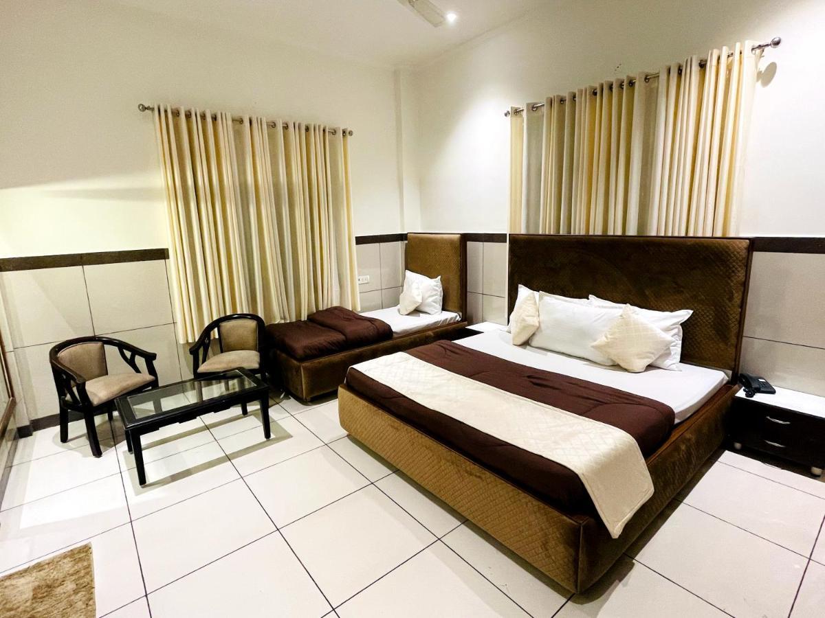 Primrose Hotel And Restaurant Sonipat Dış mekan fotoğraf