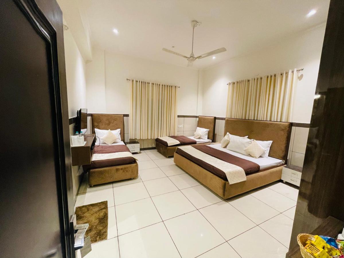 Primrose Hotel And Restaurant Sonipat Dış mekan fotoğraf