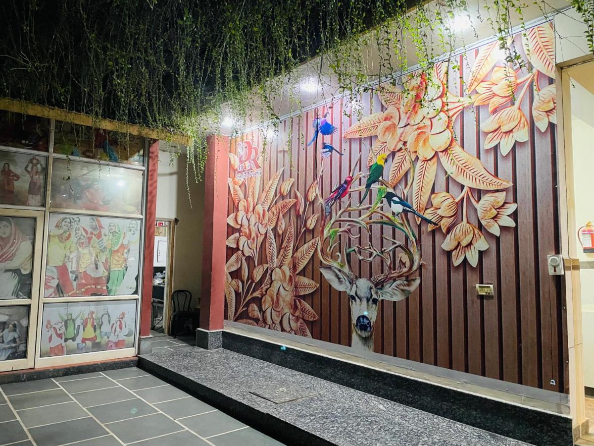 Primrose Hotel And Restaurant Sonipat Dış mekan fotoğraf